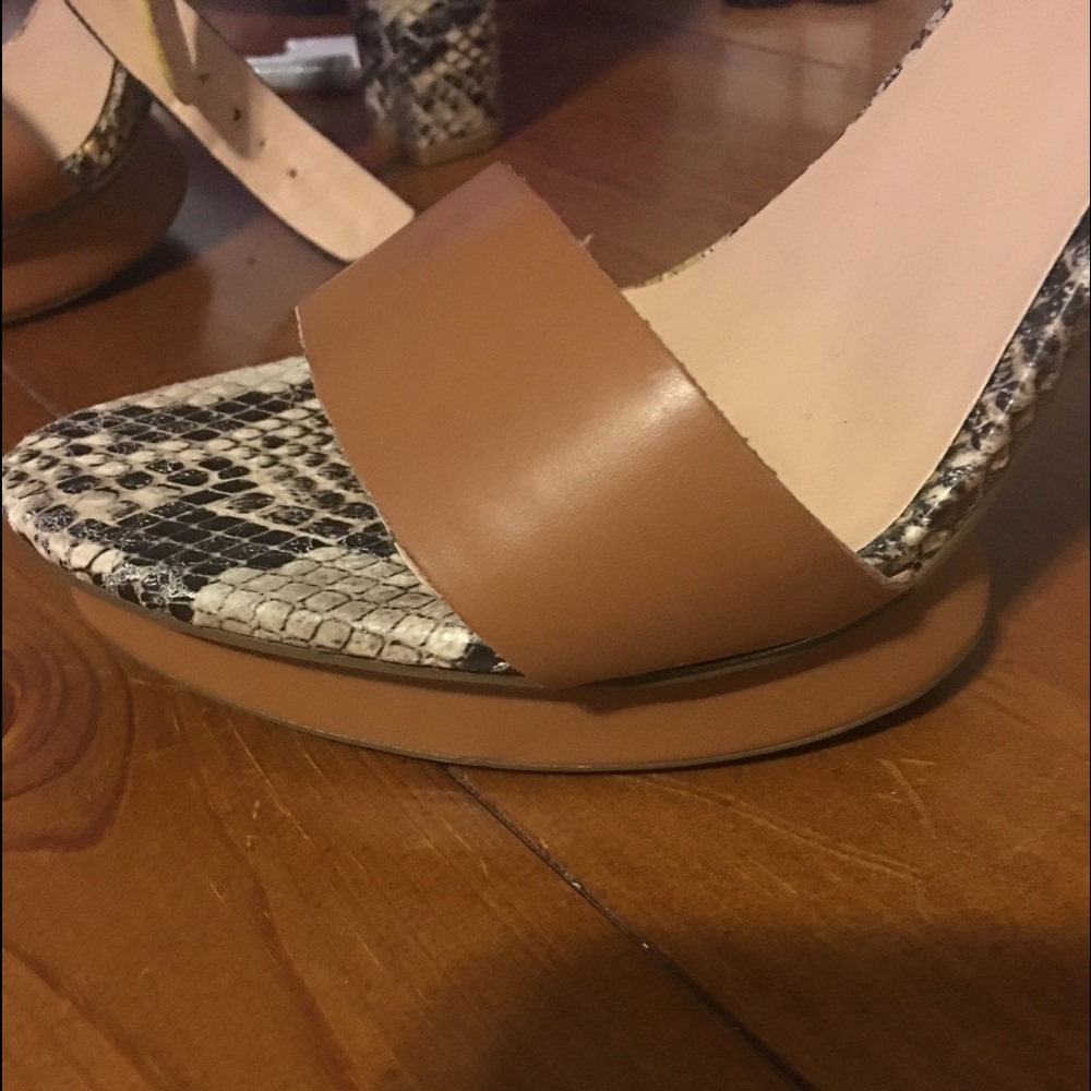 Snakeskin High Heels - Picture 3 of 4